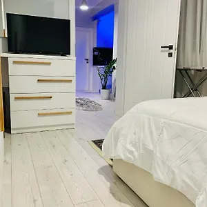 https://lovely-apartment-at-the-city-of-tirana.hotels-in-tirana.com